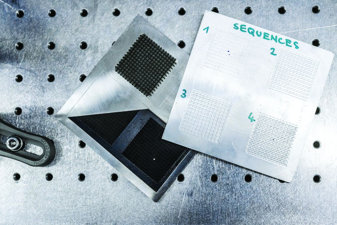 Zásah světelným kladivem je na vzorku vidět pouhým okem 2025 06 18 Jan Kaufman HiLase fullres 021