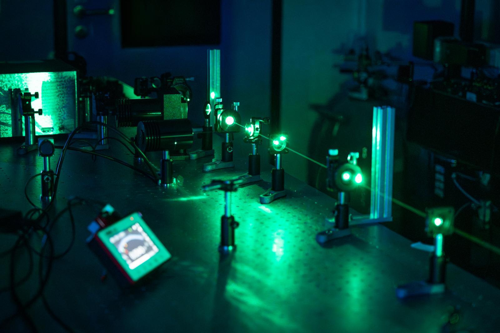 Výzkum Andrey Konečné bude řešit některé z problémů a omezení klasické elektronové mikroskopie KoncecnaVUT 2