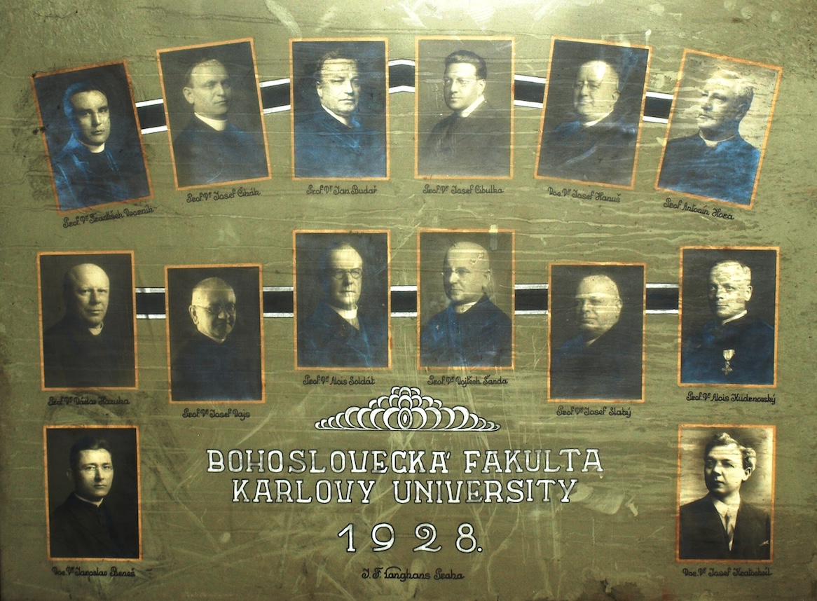 Tablo vyučujících bohoslovecké fakulty Karlovy univerzity v roce 1928 | Foto: Wikimedia Jan Nepomuk Langhans