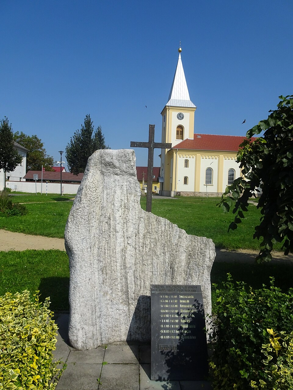 Troubky pomnik obetem povodni