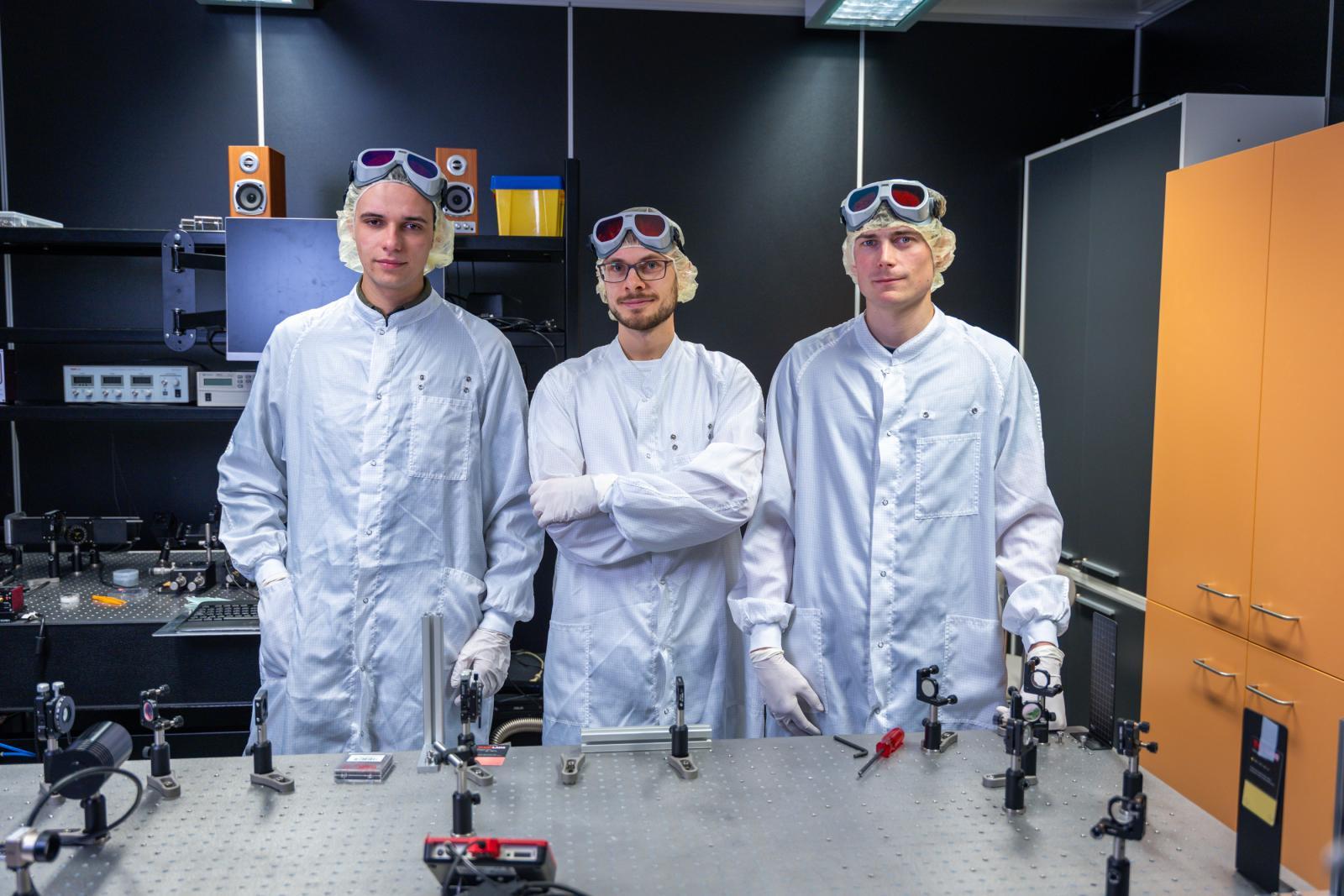 Část výzkumného týmu Andrey Konečné VUT CEITEC Andrea Konecna laboratore 2026 2026 03 16 Konicek 011 1600