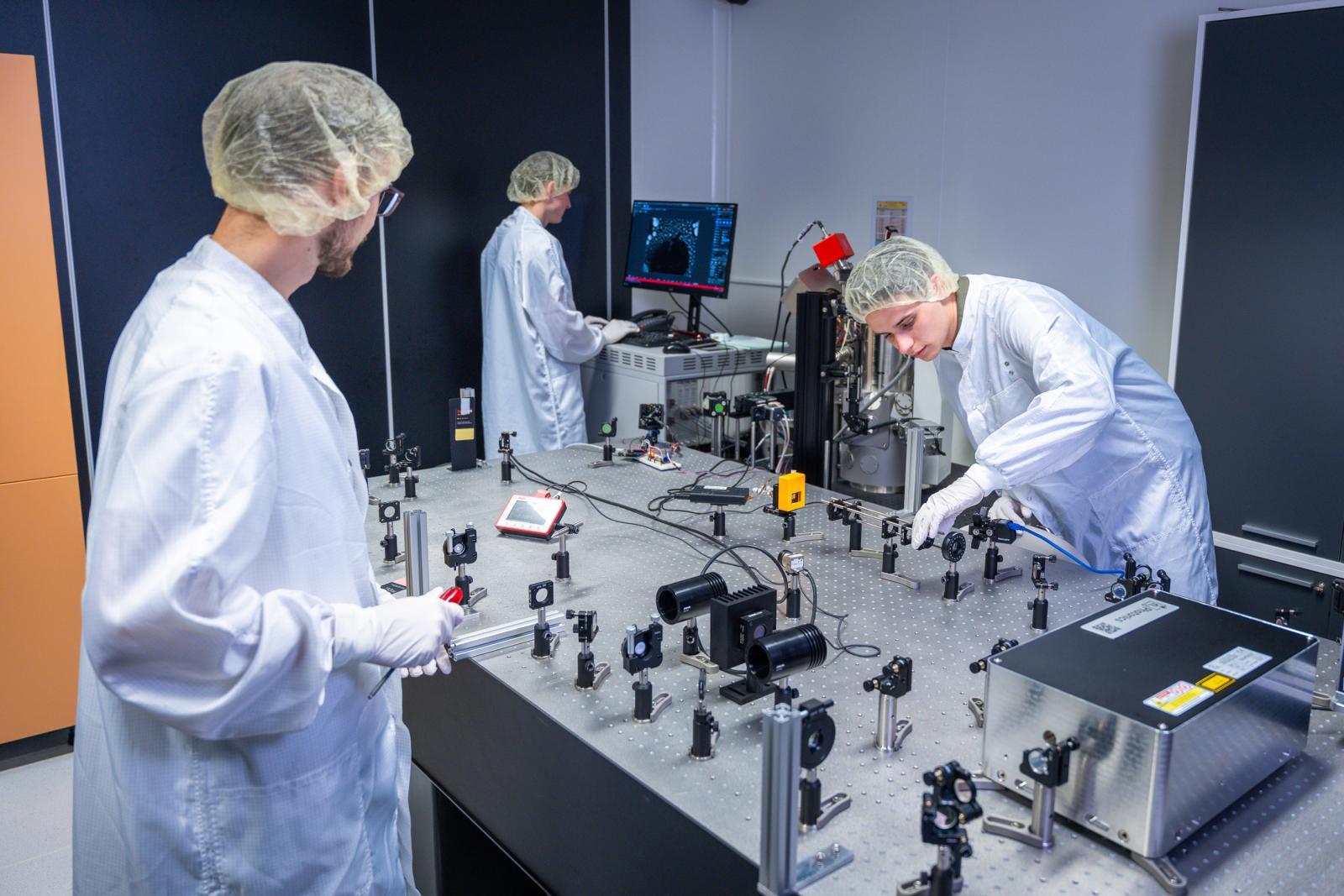 Práce ve výzkumných laboratořích CEITEC VUT VUT CEITEC Andrea Konecna laboratore 2026 2026 03 16 Konicek 018 1600