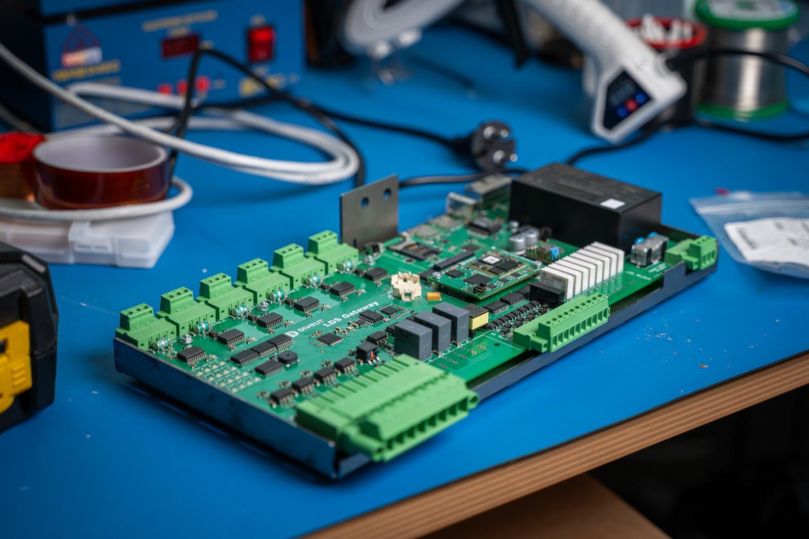 V počátcích se věnovali elektronickým zařízením pro automobily VUT Ocenasek