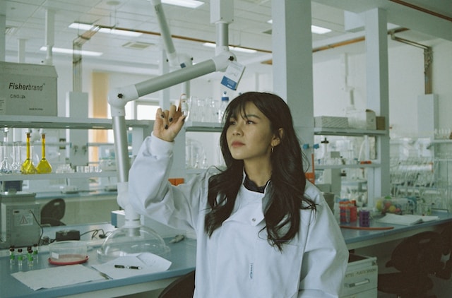 scientist 2