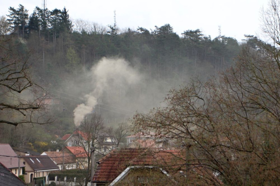 Znečištění z jednoho špatně fungujícího topeniště může ovlivnit ovzduší celé obce