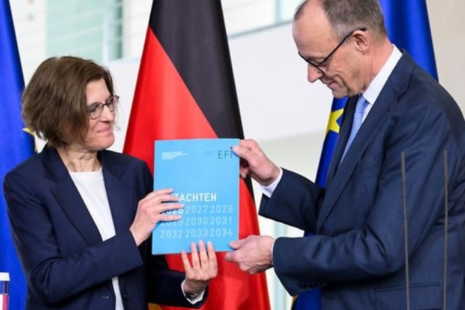 Výroční zpráva Německa o výzkumu a inovacích je předkládána kancléři Friedrichu Merzovi | Foto: Sandra Steins, Německá spolková vláda