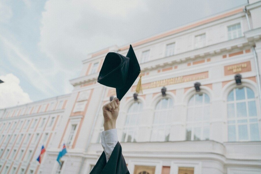 qs-world-university-rankings-2027-ceske-skoly-se-zhorsily-pro-cizince-jsou-ale-dal-atraktivni
