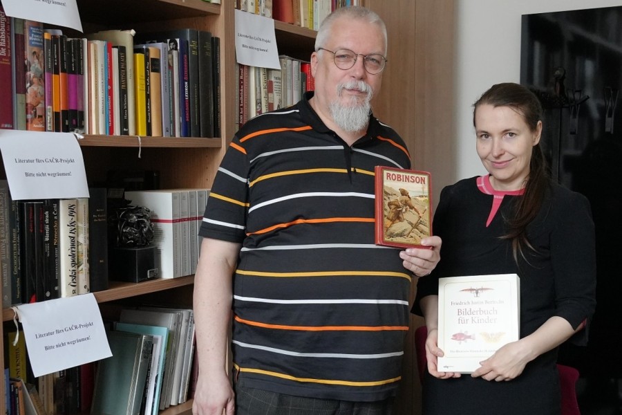 Hlavní řešitel projetku Karsten Rinas a jeho kolegyně Veronika Opletalová