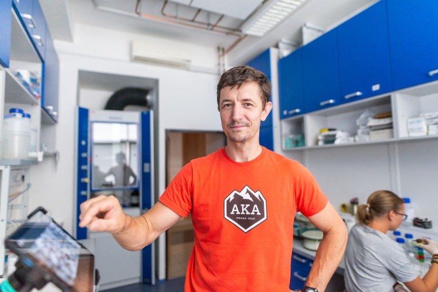 Tomáš Cajthaml z Mikrobiologického ústavu AV ČR