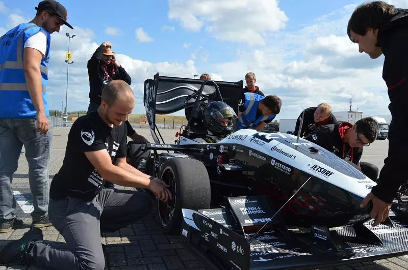 tu brno racing na zavodech 1600