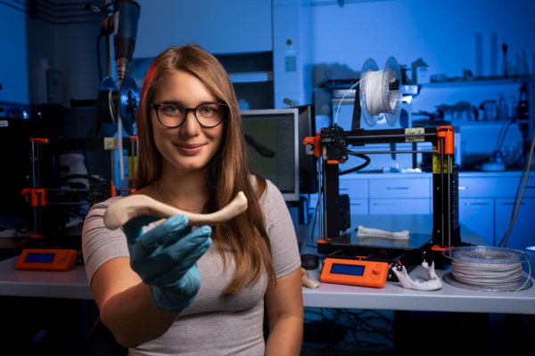 Nosiče z 3D tiskárny z Brna zefektivní regeneraci kostí