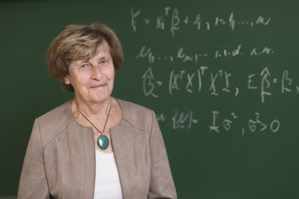 Marie Hušková: Vždy mě fascinovala možnost propojit matematiku a reálné problémy