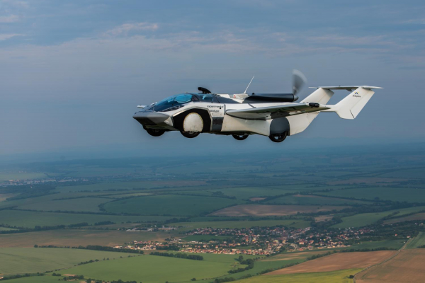 Absolventi VUT pracují na vývoji prvního létajícího automobilu