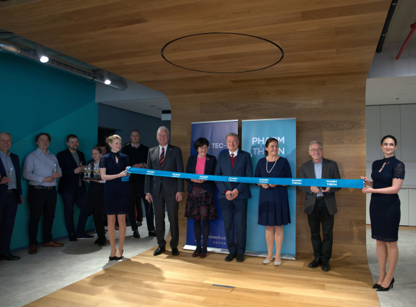 V Praze se otvírá high-tech centrum pro nová léčiva