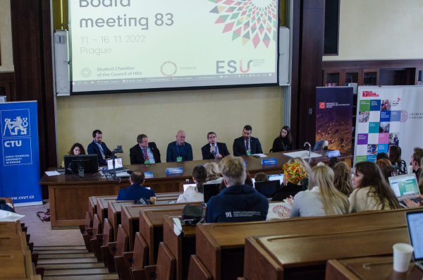 Studentští delegáti z pětatřiceti zemí jednají v Praze