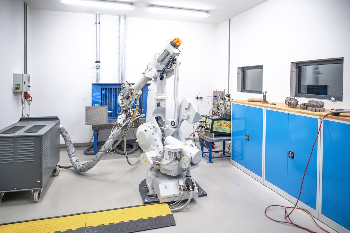 Laboratoř metody cold spray v Ústavu fyziky plazmatu AV ČR Cizek AVCR3