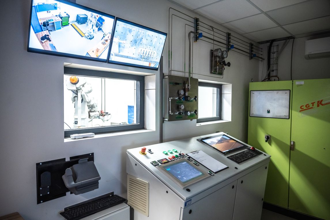 Řídicí centrum metody cold spray Cizek AVCR7