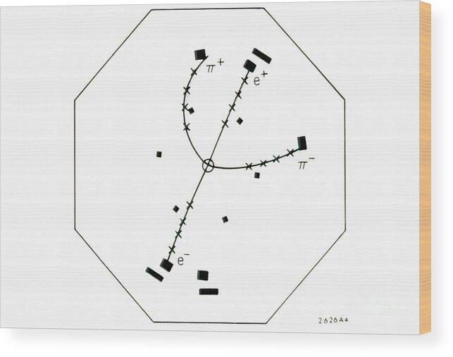 Záznam z detekčního zařízení druhé skupiny Burtona Richetera, jenž byl podnětem, proč dal částici název psi podle řeckého písmene, který záznam připomíná psi