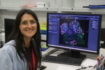 Soraia Fernades analyzuje nádorové tkáně pacientů na ICRC v Brně